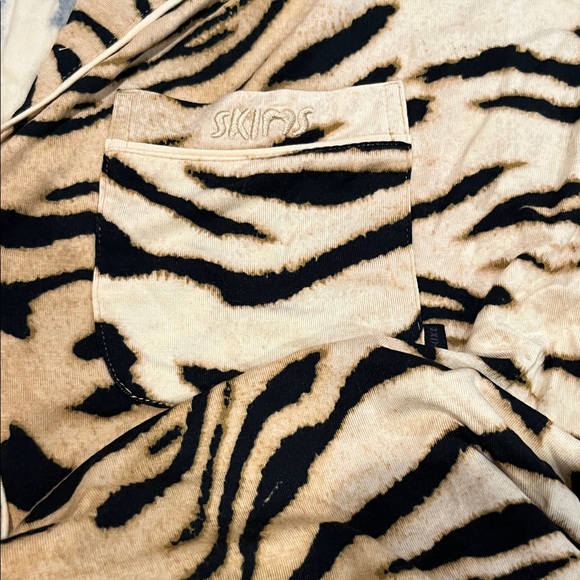 skims cheetah Print Pajama Set - Picture 6 of 6